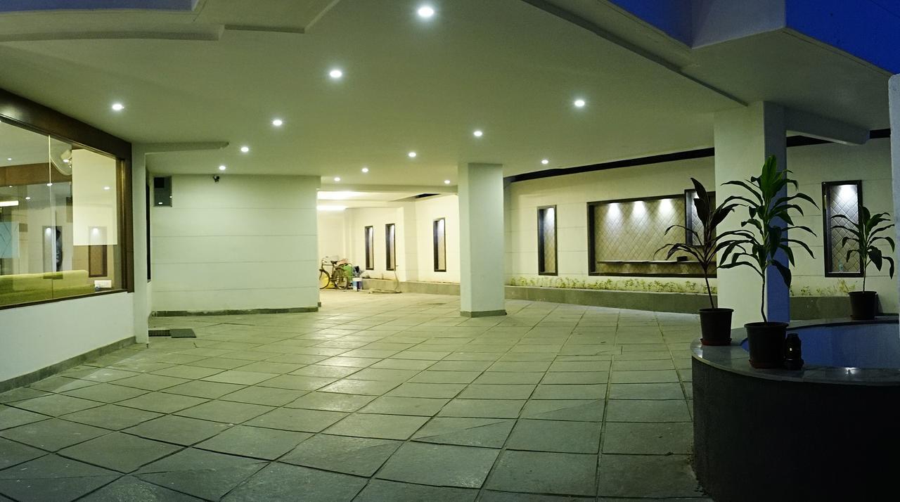 Fabhotel Prime Sky Light 巴罗达 外观 照片