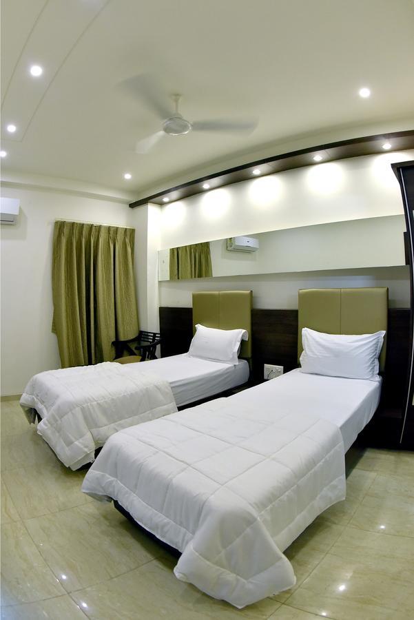 Fabhotel Prime Sky Light 巴罗达 外观 照片